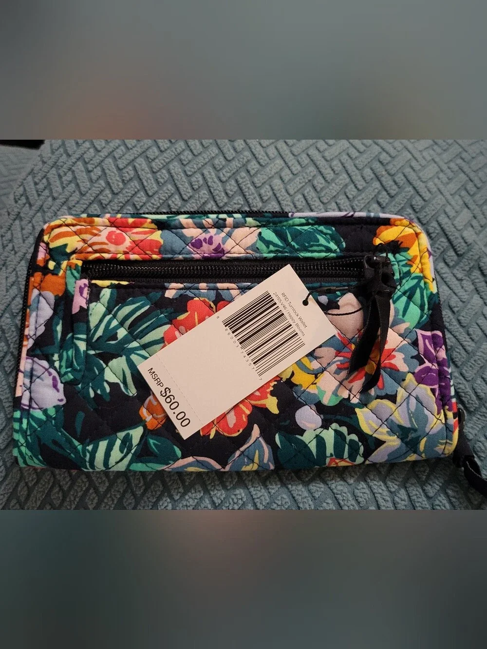 Vera Bradley RFID Turnlock  Wallet In Happy Blooms Pattern NWT